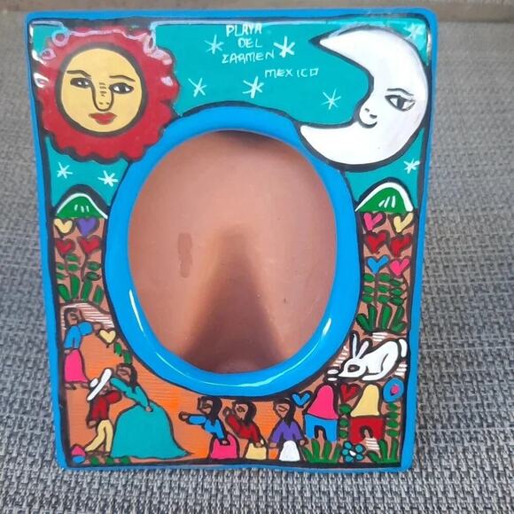 Portaretrato Mexican Folk Art Terracotta Picture Frame Sun Moon Hand Pai… - Picture 1 of 3